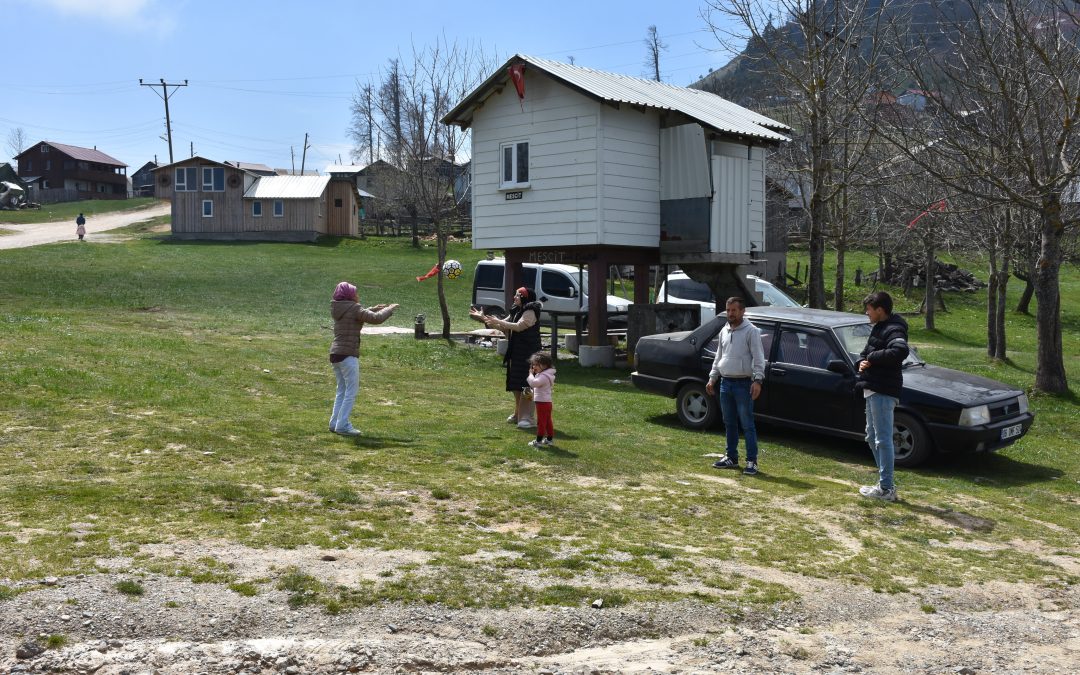 Bayramda Hendek Dikmen Yaylasında Piknik Keyfi