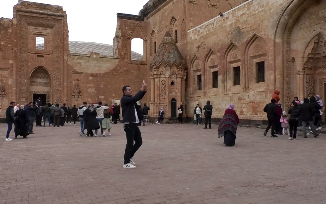 Ishak Paşa Sarayı Ramazan Bayramında 6 bin 500 ziyaretçiyi ağırladı.