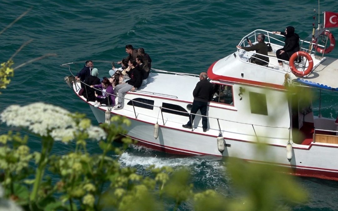 Amasra’da 9 Günde 50 Bin Turist Tekne Turlarına Katıldı