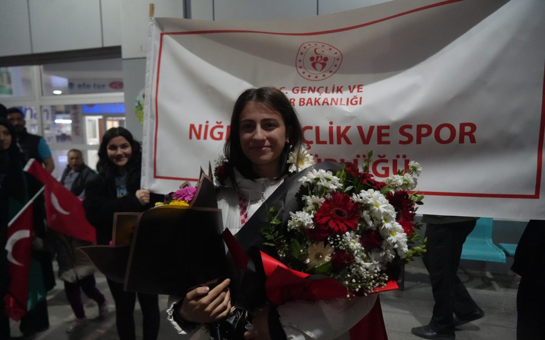 Avrupa 2.’si Boksör Emine Kılınç Niğde’de Coşkuyla Karşılandı