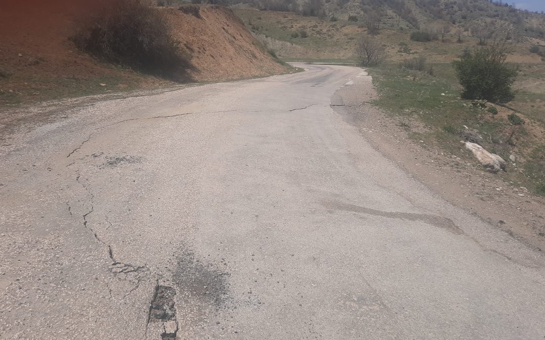 Tokat’ta deprem sonrası yollarda çatlaklar oluştu: Ayakta zor durduk