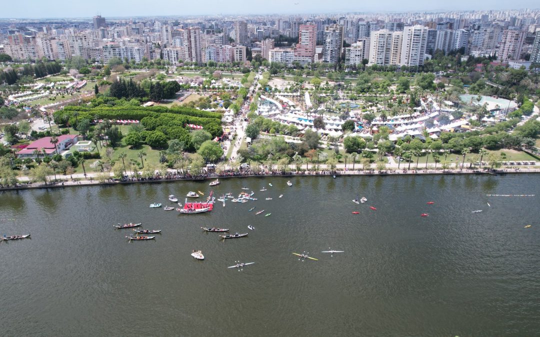 Adana’da Seyhan Nehri üzerinde Su Korteji Düzenlendi