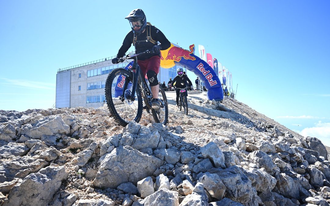 Antalya’da Gökten Denize Pedal Çeviren Bisiklet Yarışı Tamamlandı