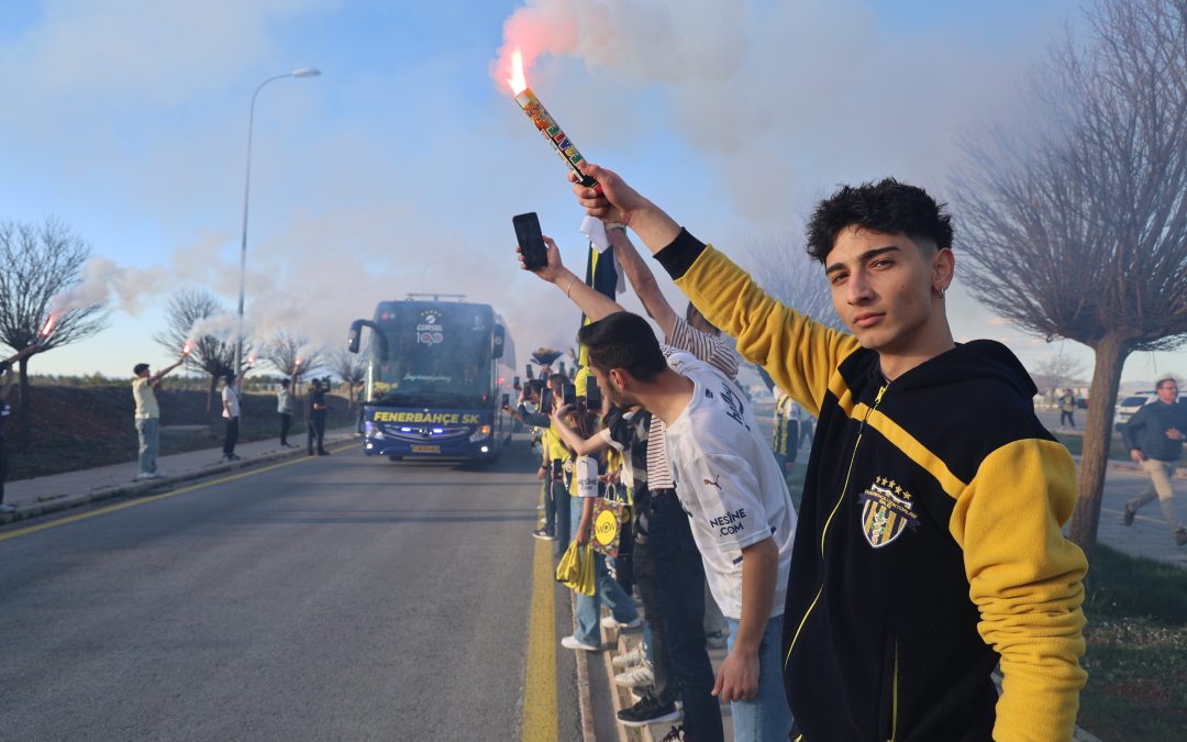 Fenerbahçe Sivas’ta Coşkulu Karşılamayla Maç İçin Hazır