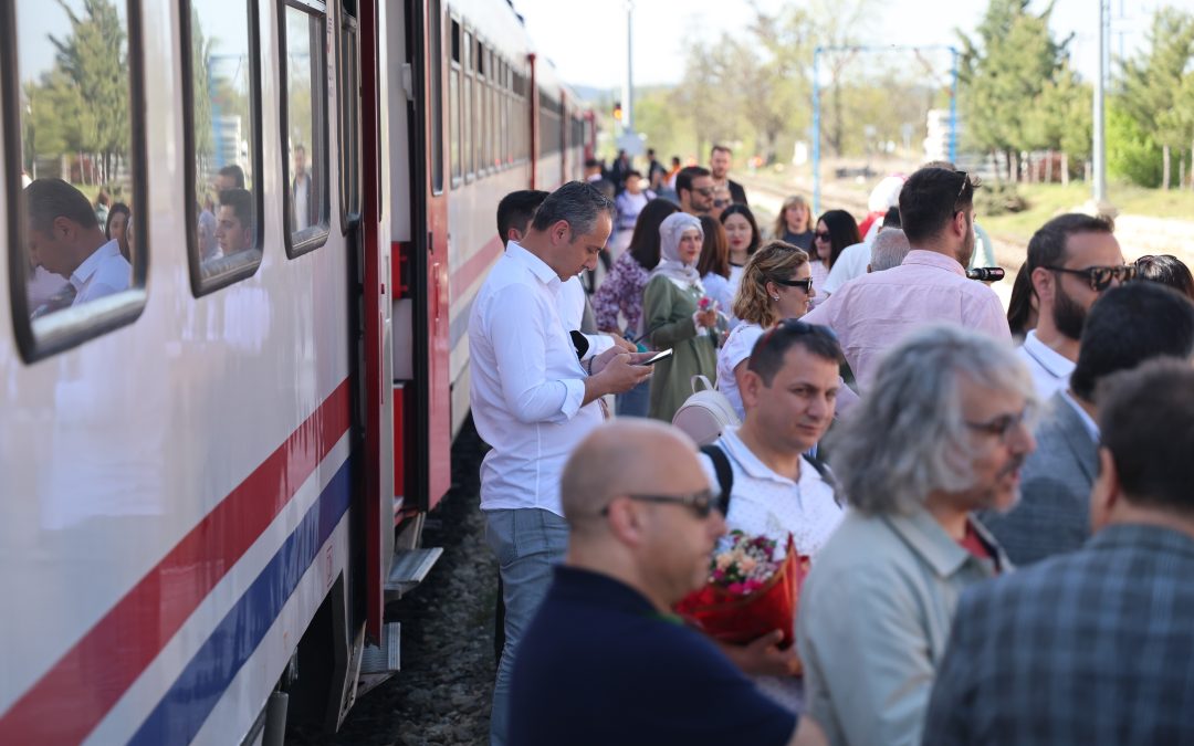 Turistik Diyarbakır Ekspresi Elazığ’da Yolcuları Tarihi Harput Mahallesi’ne Taşıdı