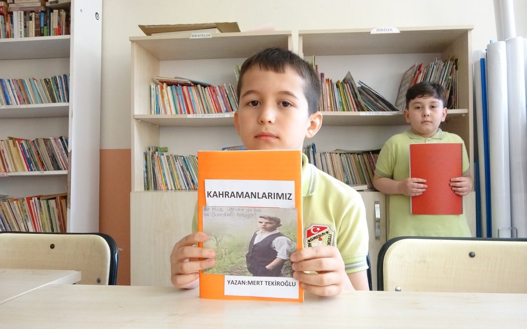 Giresunlu öğrencilerden 30 kahraman için el yazması kitap hazırladı