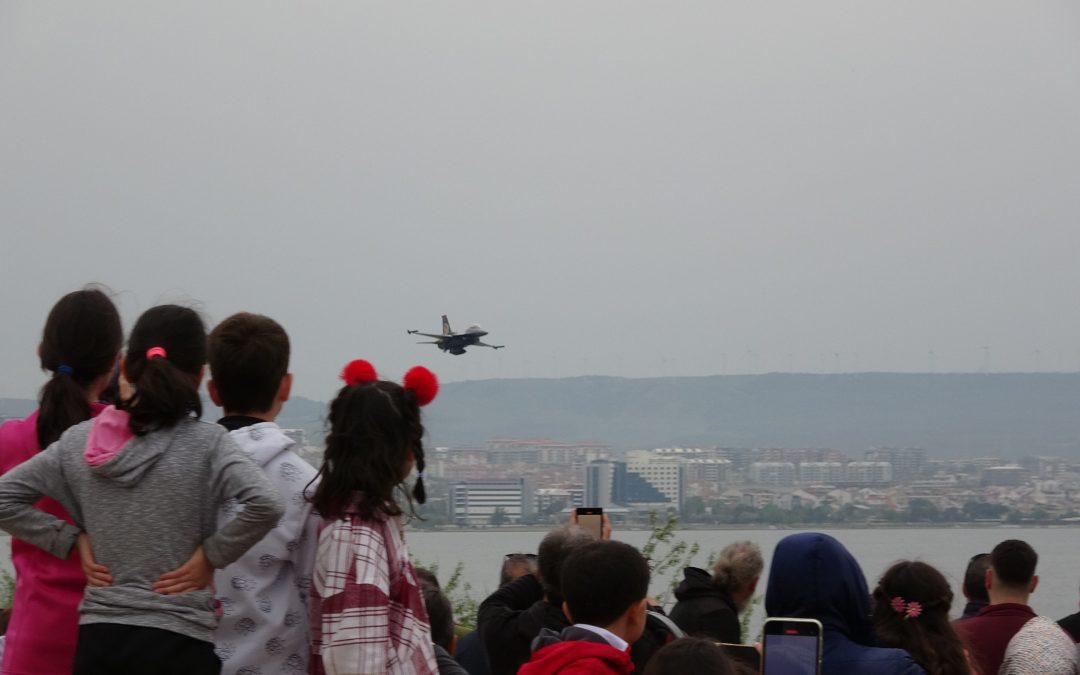 Çanakkale’de SOLOTÜRK nefesleri kesti.