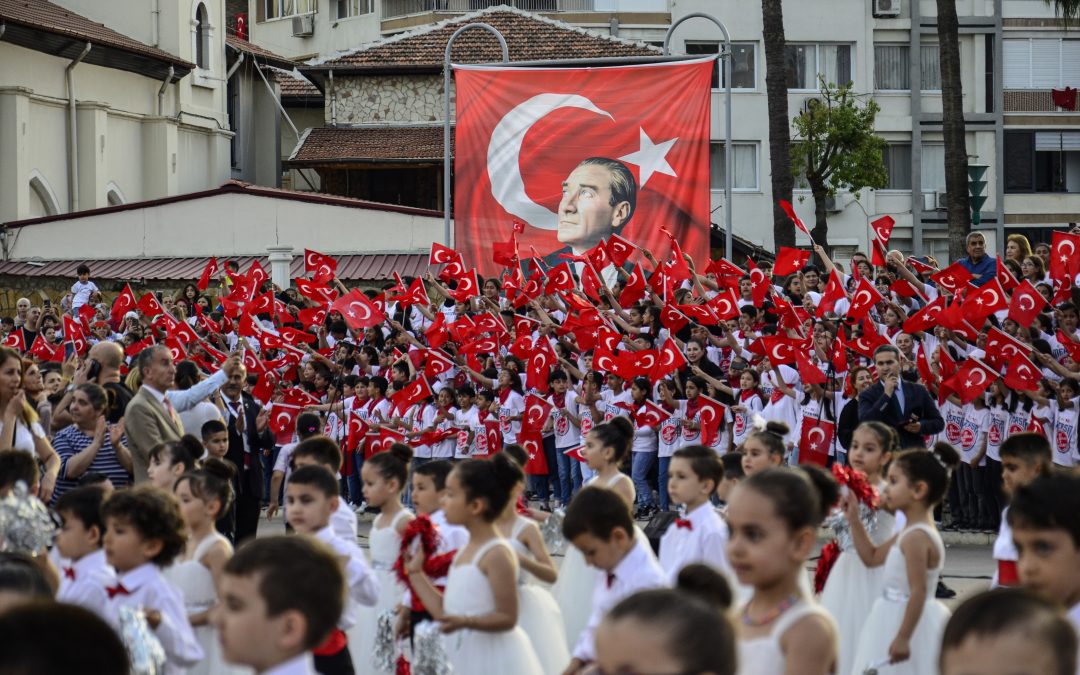 Mersin’de 1923 Öğrenci 23 Nisan Konseri Verdi