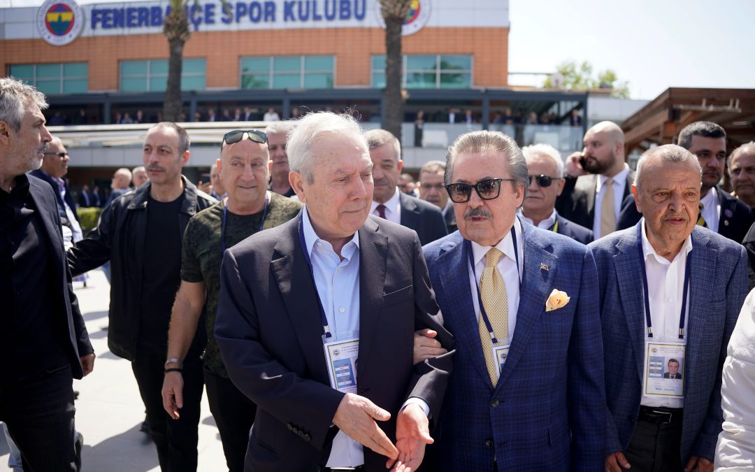 Aziz Yıldırım Fenerbahçe Tesislerine Geri Döndü