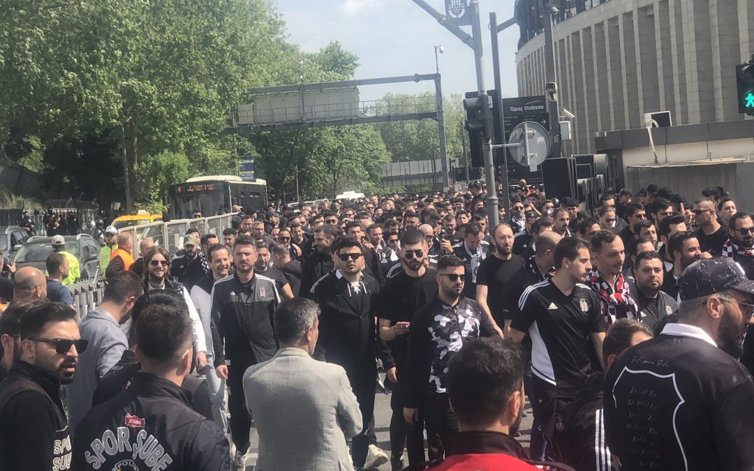 Beşiktaş Taraftarları Fenerbahçe Derbisi İçin Yola Çıktı