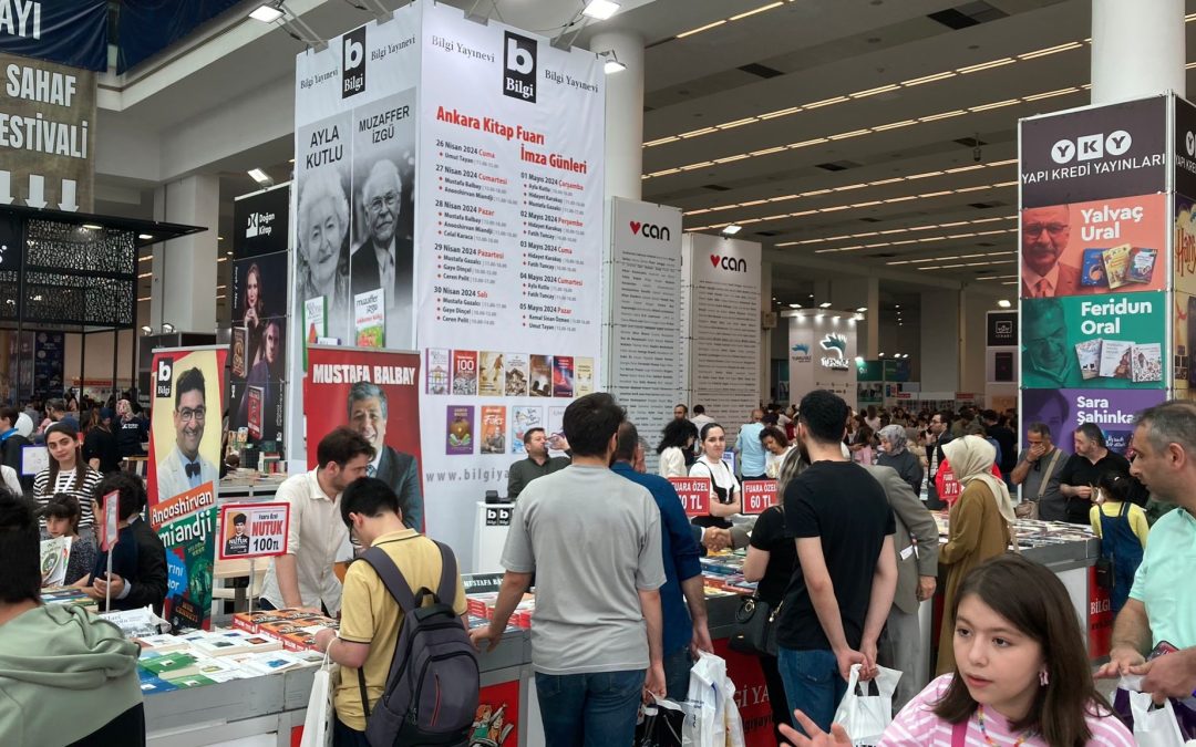 Ankara Kitap Fuarı’nda Ziyaretçi Yoğunluğu