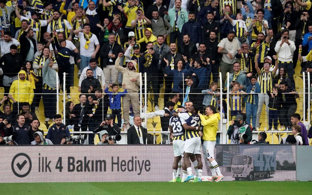 Fenerbahçe, Beşiktaş’ı 1-0 mağlup etti