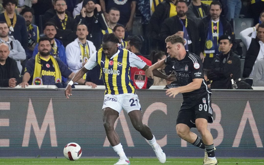 Fenerbahçe, Beşiktaş’ı 2-1 mağlup etti