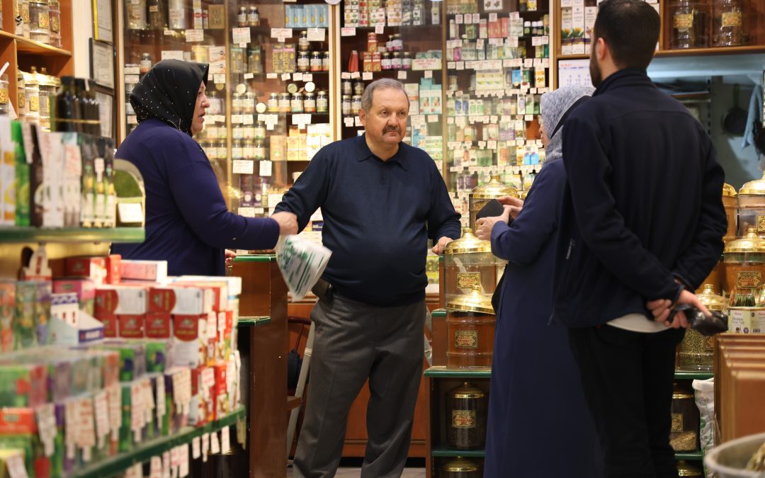 Bahar Nezlesi Olan Vatandaşlar Aktarlarda Çözüm Arıyor