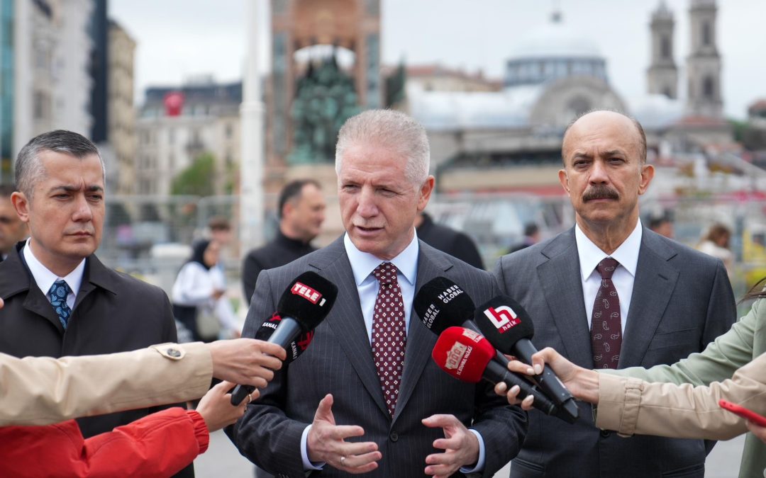 İstanbul Valisi Davut Gül, 1 Mayıs Tedbirlerini Denetledi