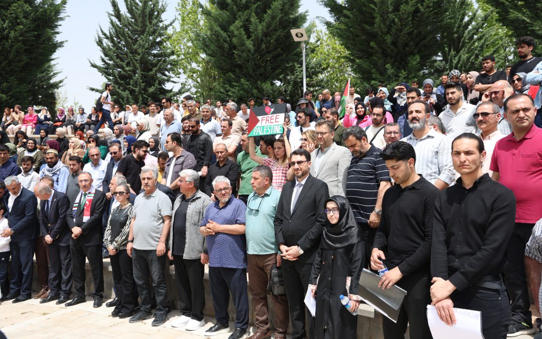 ABD’li Öğrencilerin Gazze Eylemlerine Fırat Üniversitesinden 3 Dilde Destek