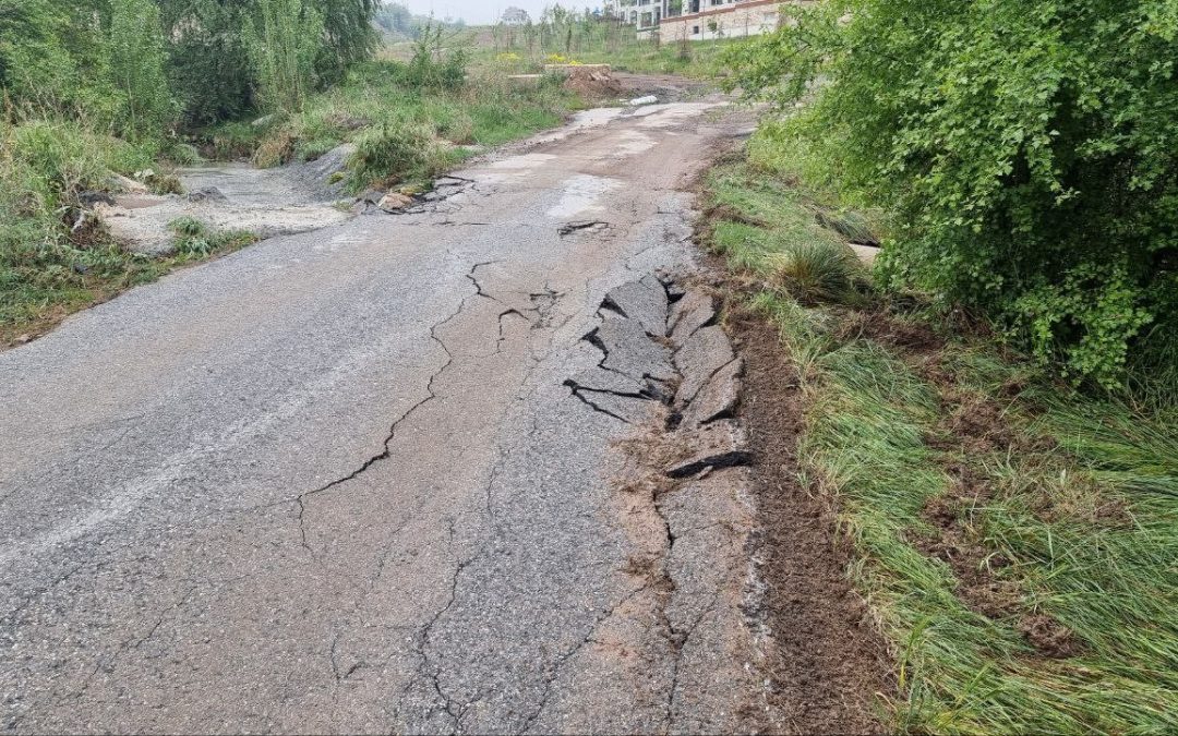 Yağmur Suyu Taşkını Kayseri’de Asfalta Zarar Verdi