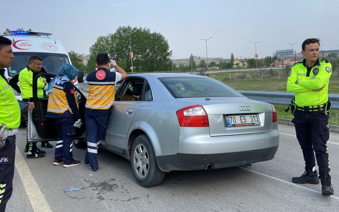 Direksiyon Başında Rahatsızlanan Sürücü Bariyerlere Çarptı