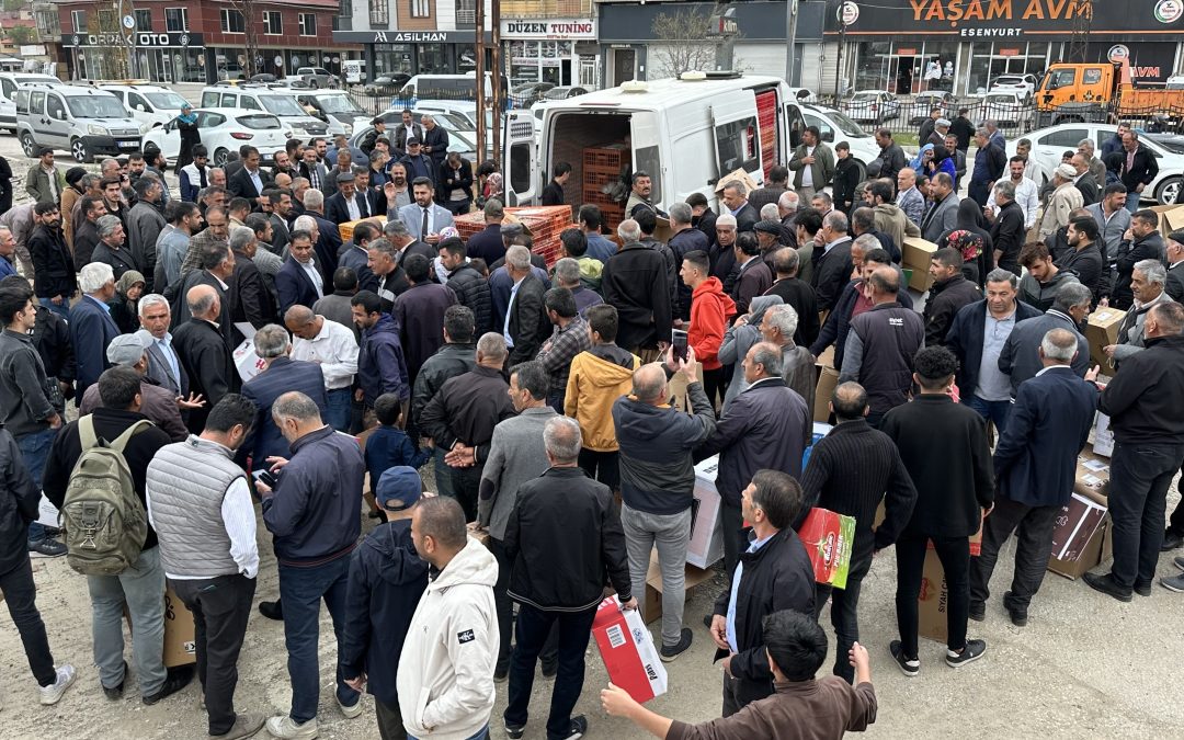 Yüksekova Ziraat Odası, Uygun Fiyata Tavuk ve Horoz Satışıyla Vatandaşları Memnun Etti