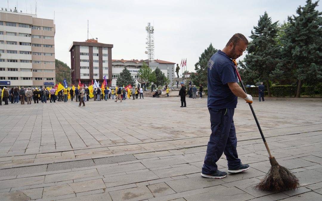 1 Mayıs: Kutlama ve Çalışma Günü Kırıkkale’de İşçiler İşlerinin Başında