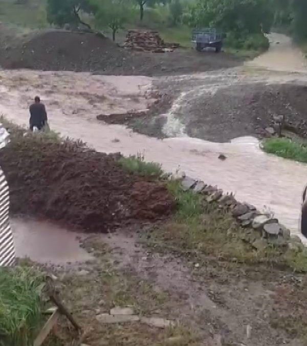 Elazığ’da Sağanak ve Dolu Yağışı Hayatı Olumsuz Etkiledi