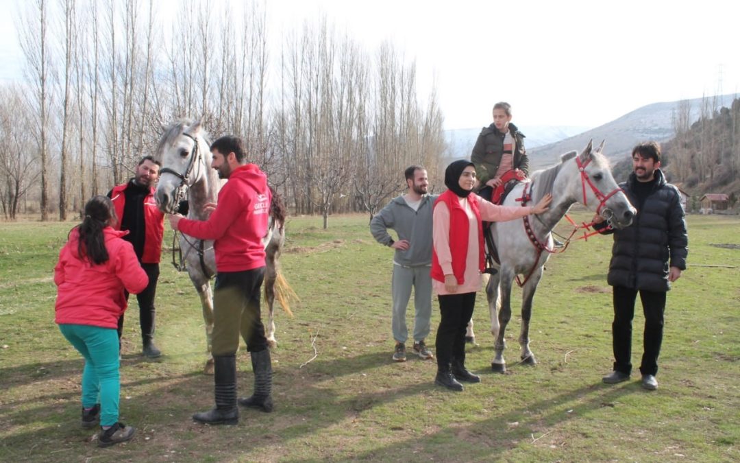 Bayburt’ta Özel Çocuklar İlk Defa Atlarla Tanıştılar