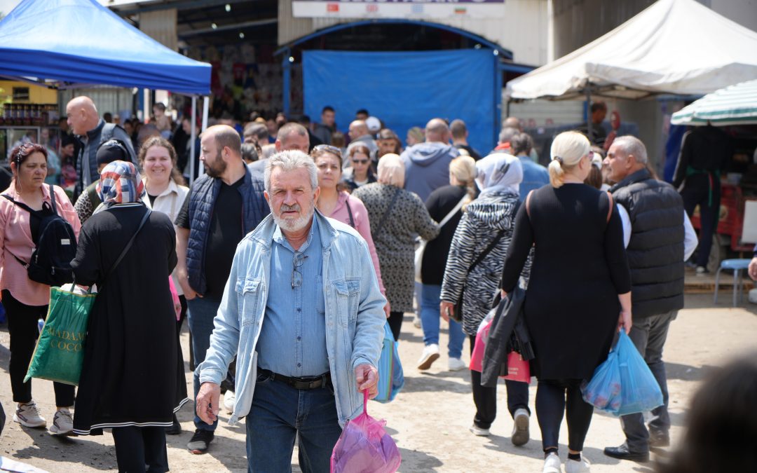 Edirne’de Bulgarlar Ulus Pazarında Alışveriş Yapmaya Devam Ediyor