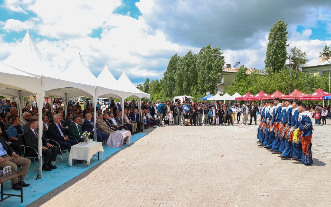 Muş’ta 6. Lale Festivali Japon Sanatçı Yamada Tamaru’nun Performansıyla Renkli Geçti