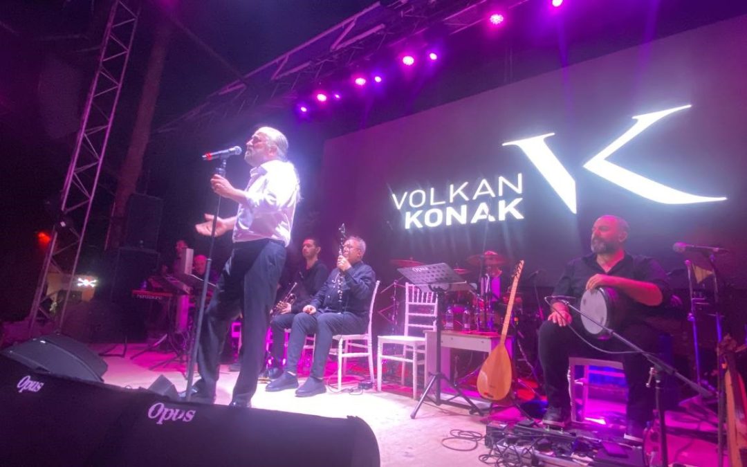 Volkan Konak Marmaris’te konser verdi