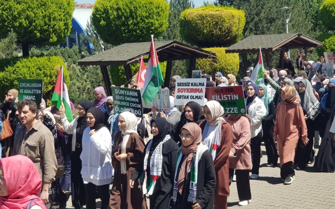 Karabük Üniversitesi Öğrencileri Filistin İçin Yürüdü