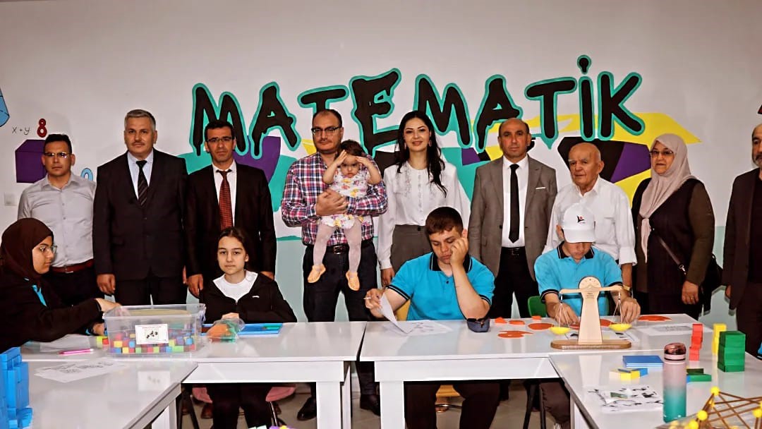 Manisa’da ilk Matematik Atölyesi Açıldı